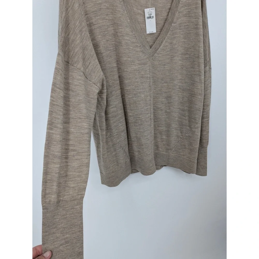 Banana Republic Sweater Womens Large Tan Merino Wool V Neck Long Sleeve Soft NWT